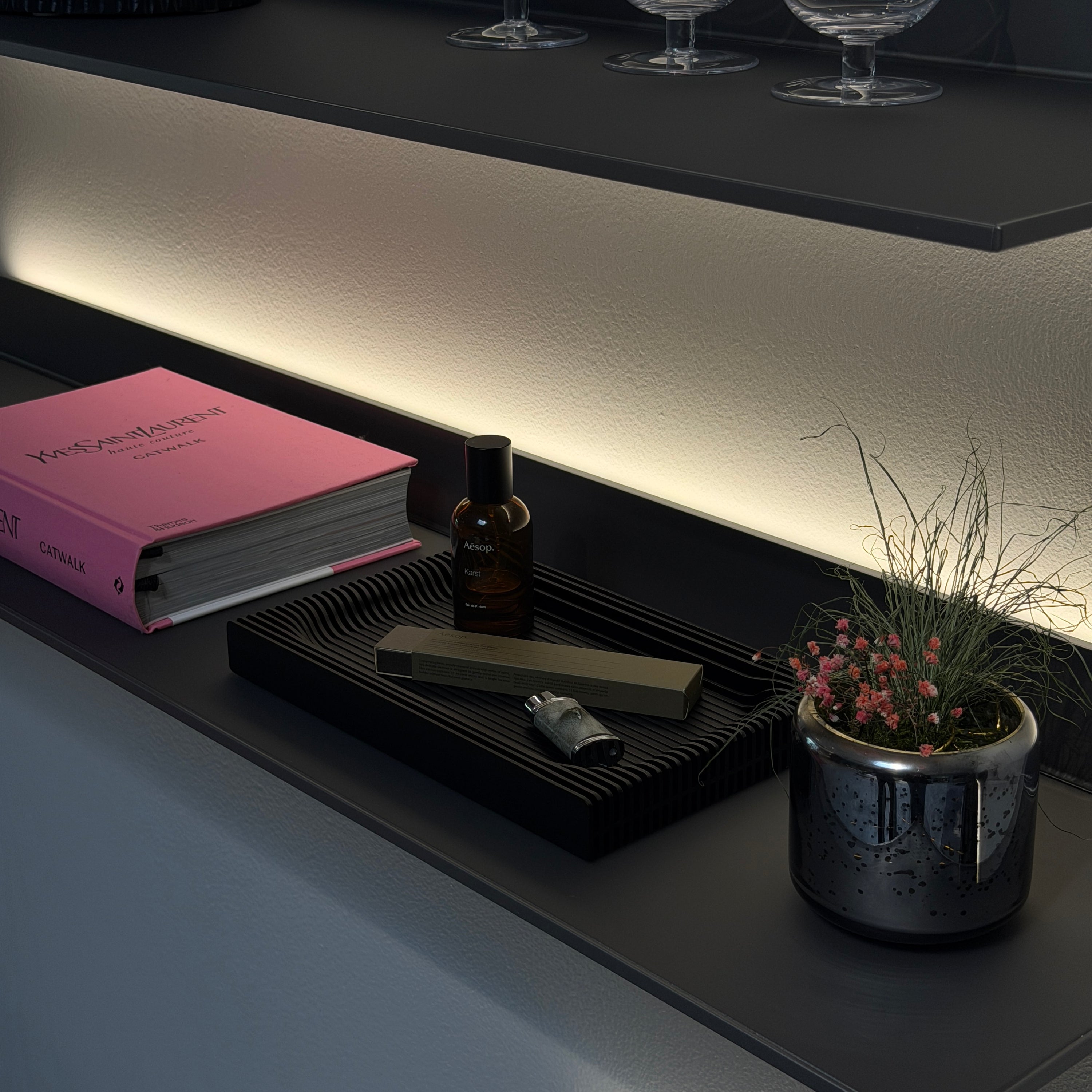 Essentials Tray  [black]